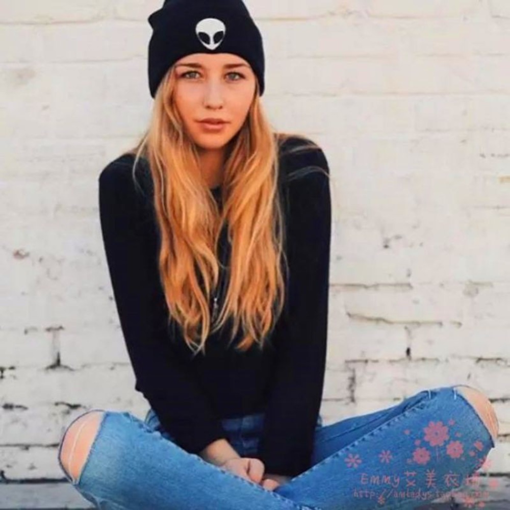 Black cuff alien beanie